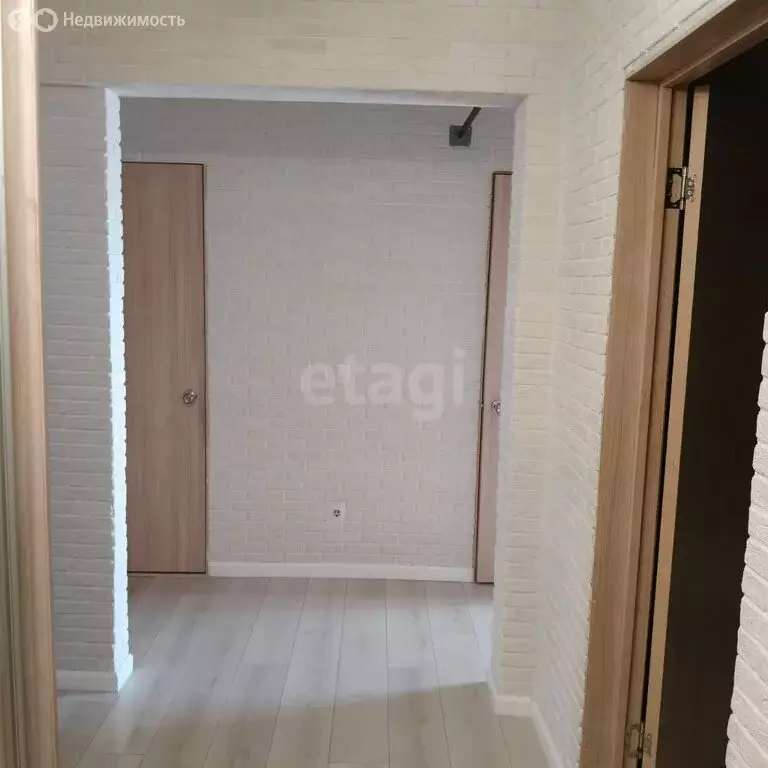 3-комнатная квартира: село Лузино, улица Майорова, 38 (63.5 м) - Фото 1