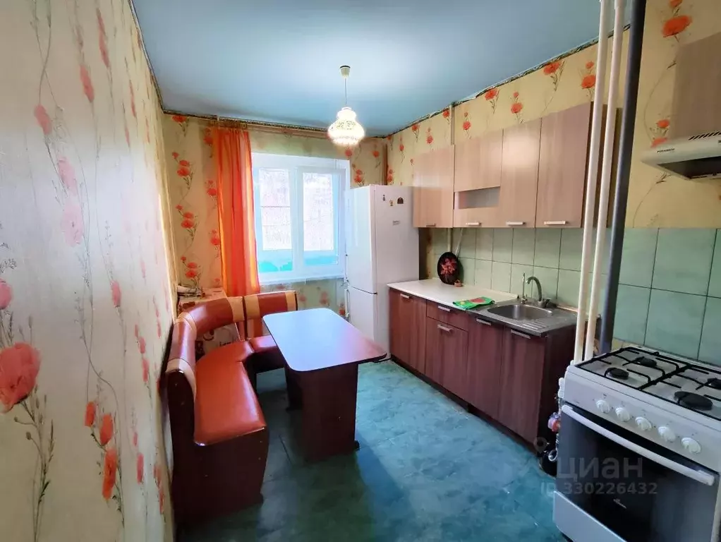 3-к кв. Крым, Симферополь ул. Героев Сталинграда, 35 (62.0 м) - Фото 1