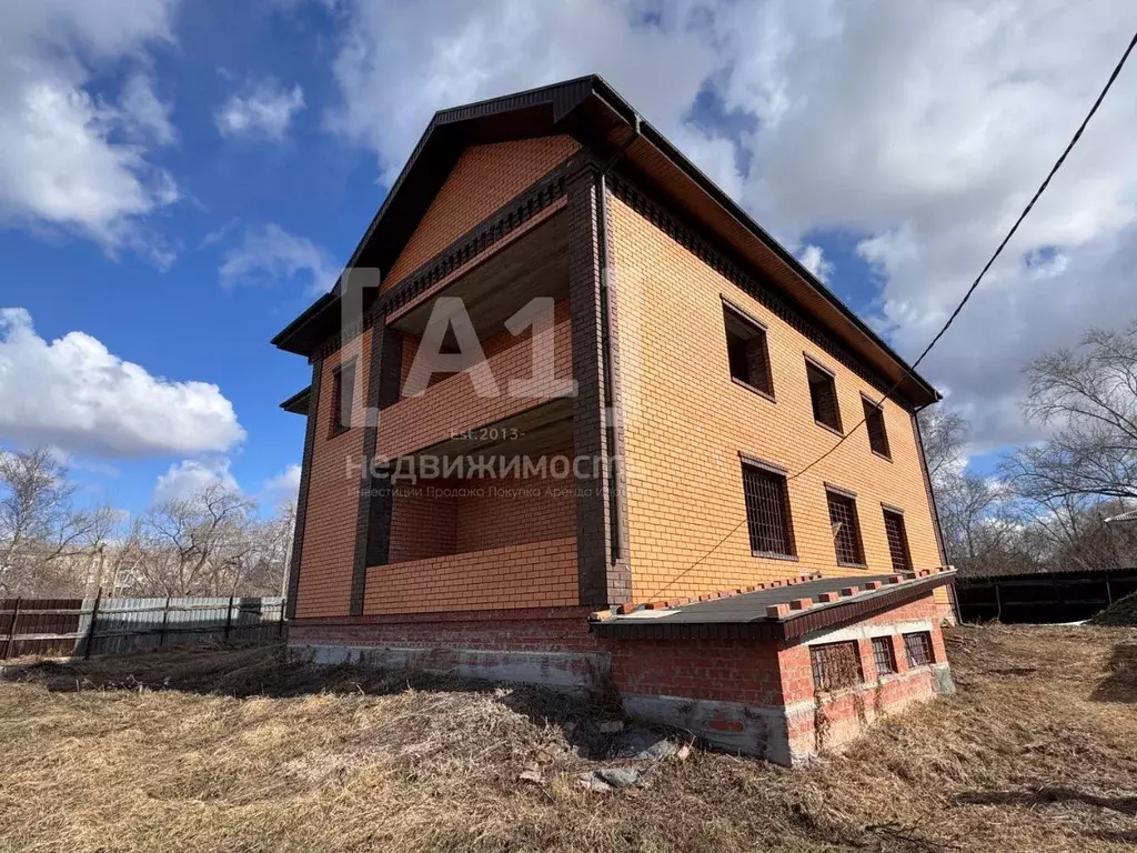 Дом в Челябинская область, Копейск ул. Тореза, 8 (600 м) - Фото 0