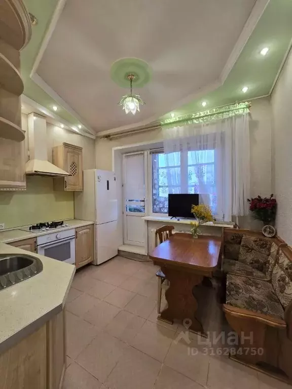 4-к кв. Саха (Якутия), Якутск ул. Курнатовского, 1/3 (94.3 м) - Фото 0
