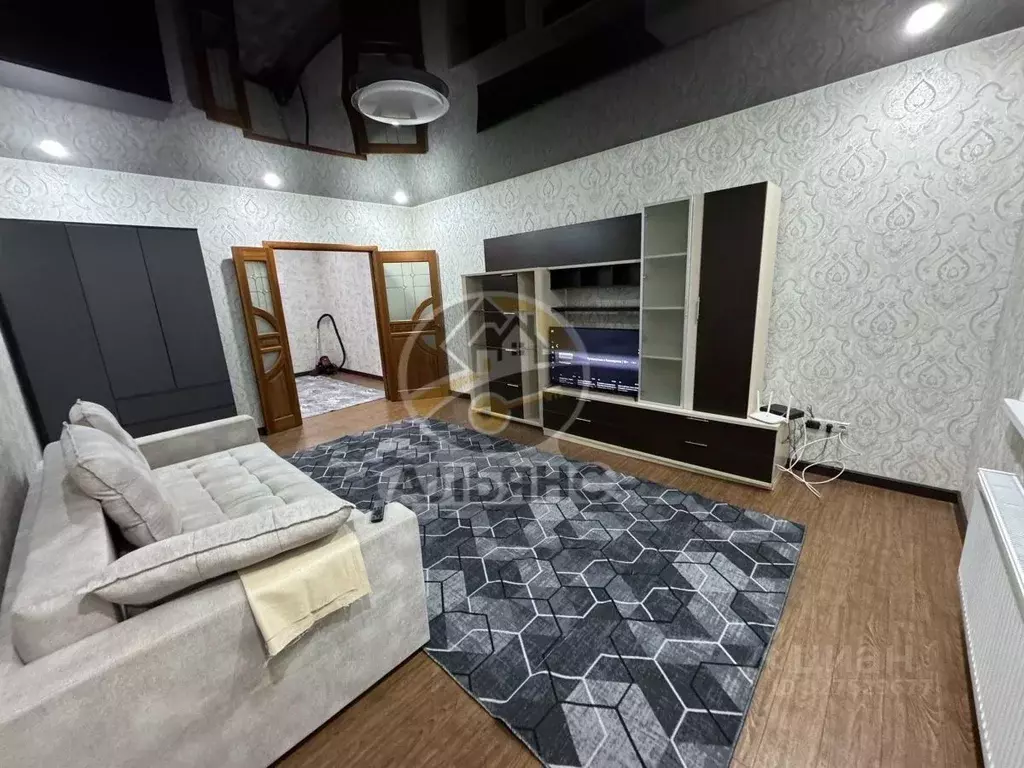 3-к кв. Ямало-Ненецкий АО, Новый Уренгой Оптимистов мкр,  (97.0 м) - Фото 1