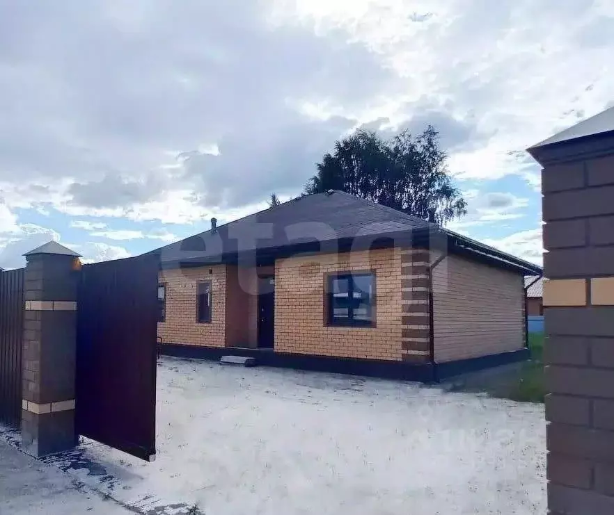 Дом в Тюменская область, Тюмень ул. Андрея Огибалова (93 м) - Фото 1