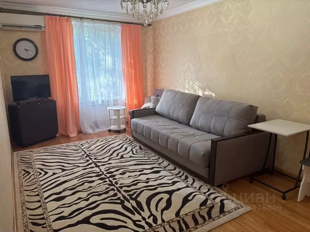 2-к кв. Дагестан, Каспийск ул. Орджоникидзе, 24 (42.0 м) - Фото 0