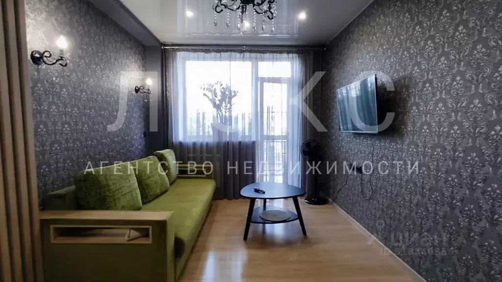 3-к кв. Кемеровская область, Новокузнецк ул. Кирова, 25 (59.8 м) - Фото 0