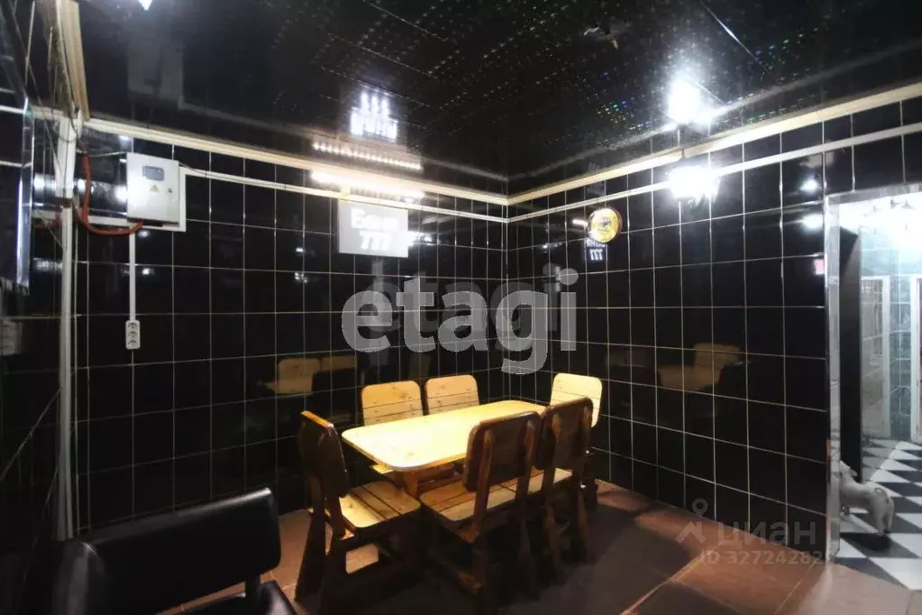 Гараж в Ямало-Ненецкий АО, Новый Уренгой ул. Мира, 30 (70 м) - Фото 2