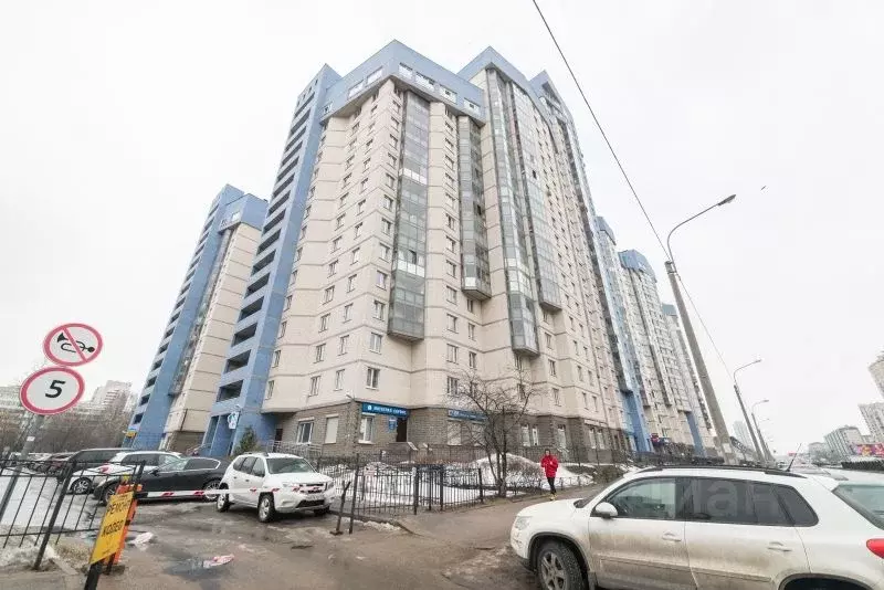 2-к кв. Санкт-Петербург просп. Сизова, 21 (65.0 м) - Фото 1