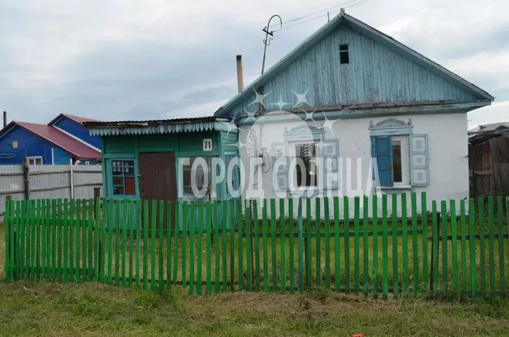 Дом в Омская область, Любинский рп ул. Ленина, 71 (50 м) - Фото 1