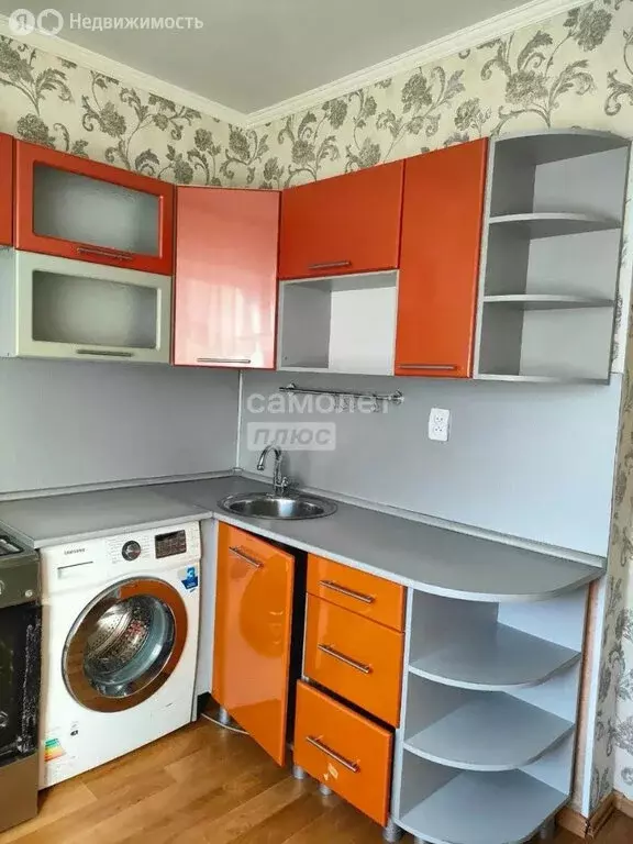 1-комнатная квартира: Омск, улица 70 лет Октября, 12 (37.4 м) - Фото 0