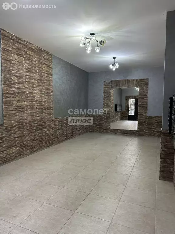 2-комнатная квартира: Ессентуки, улица Ермолова, 98 (75 м) - Фото 1