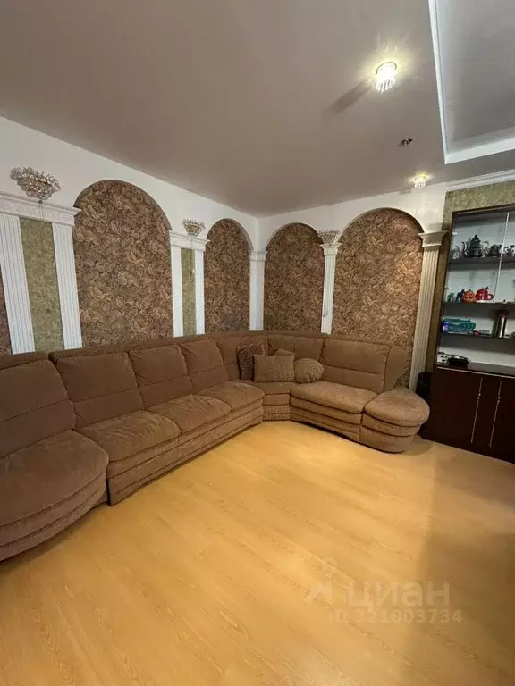3-к кв. Псковская область, Псков ул. Некрасова, 56 (89.7 м) - Фото 0