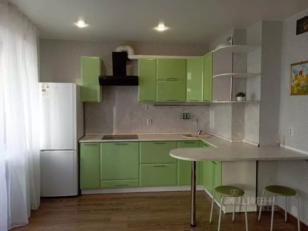 Студия Свердловская область, Екатеринбург ул. Рощинская, 44 (33.0 м) - Фото 1