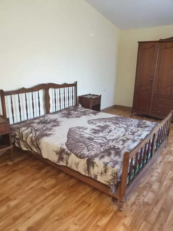 Дом в Крым, Симферополь ул. Свободная (250 м) - Фото 1