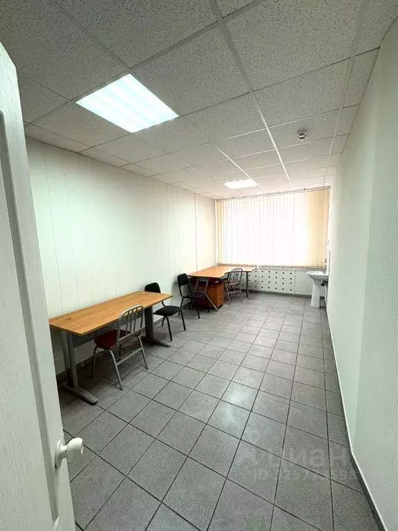 Помещение свободного назначения в Омская область, Омск ул. Ватутина, ... - Фото 2