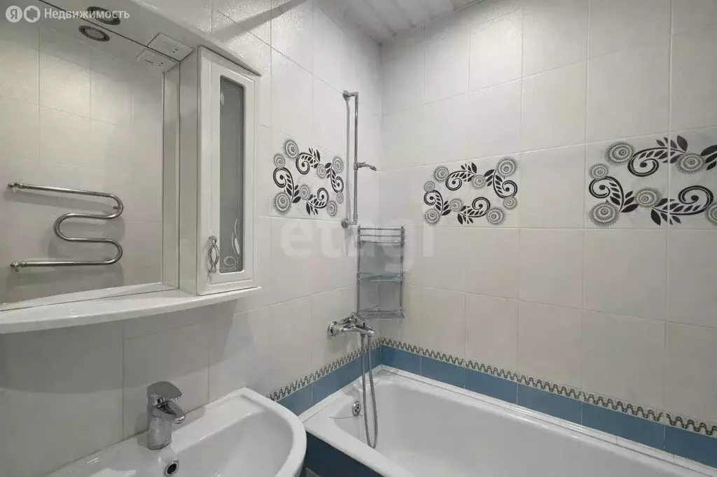 1-комнатная квартира: Старица, улица Адмирала Октябрьского, 7 (30 м) - Фото 1