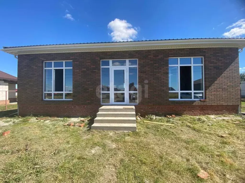 Дом в Курская область, Курский район, Новопоселеновский сельсовет, д. ... - Фото 1