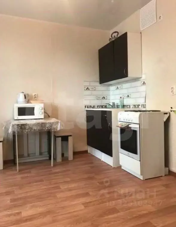 Студия Тюменская область, Тобольск 15-й мкр, 37 (24.0 м) - Фото 1