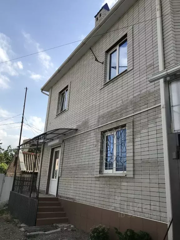 Дом в Карачаево-Черкесия, Черкесск ул. Балахонова, 22 (180 м) - Фото 2