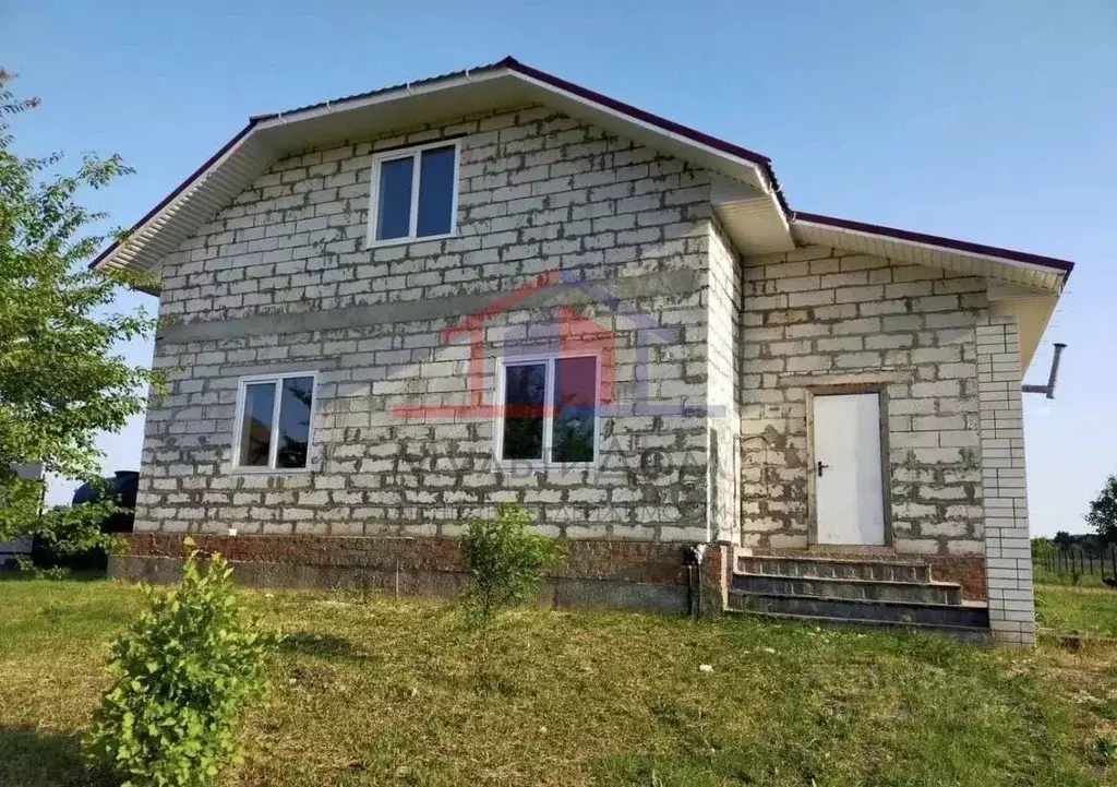 Дом в Белгородская область, Старооскольский городской округ, с. ... - Фото 1