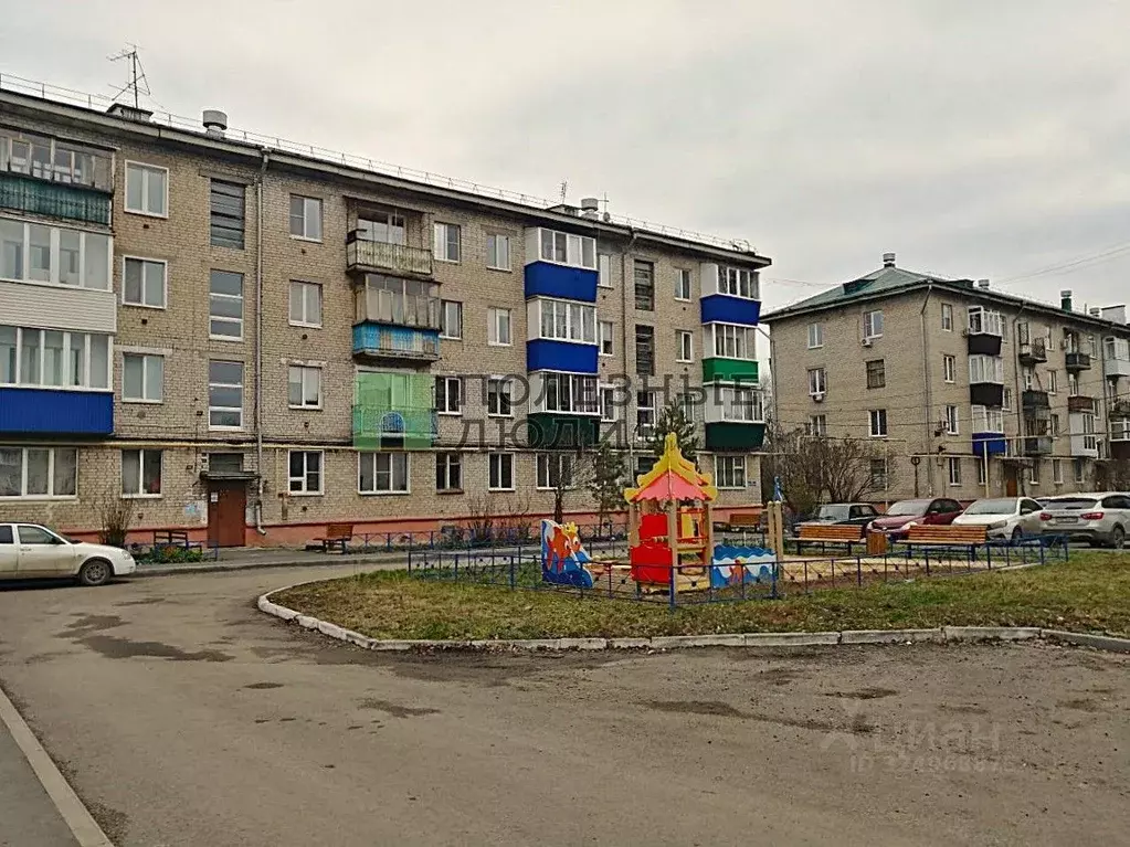 3-к кв. Самарская область, Сызрань ул. Жуковского, 23 (54.3 м) - Фото 1