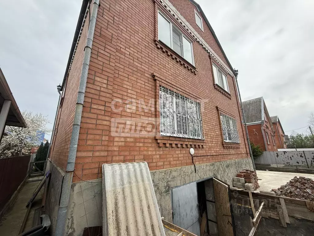 Дом в Краснодарский край, Динская ст-ца ул. Димитрова (240 м) - Фото 1