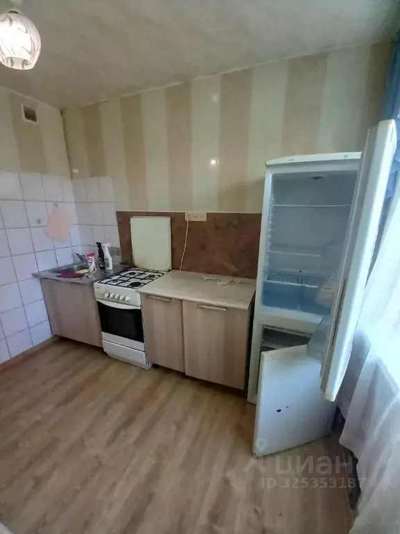 3-к кв. Псковская область, Псков Коммунальная ул., 69 (69.0 м) - Фото 2