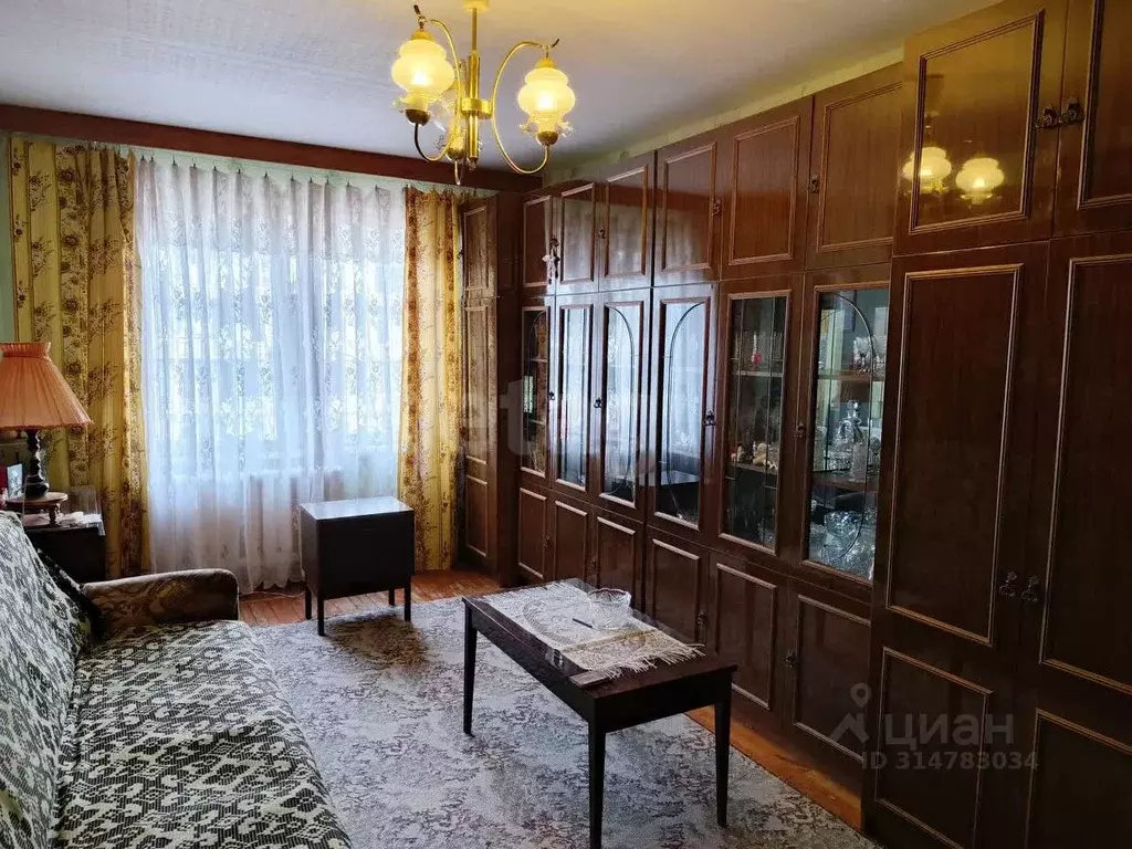 2-к кв. Псковская область, Остров ул. ДОС, 18 (47.1 м) - Фото 2