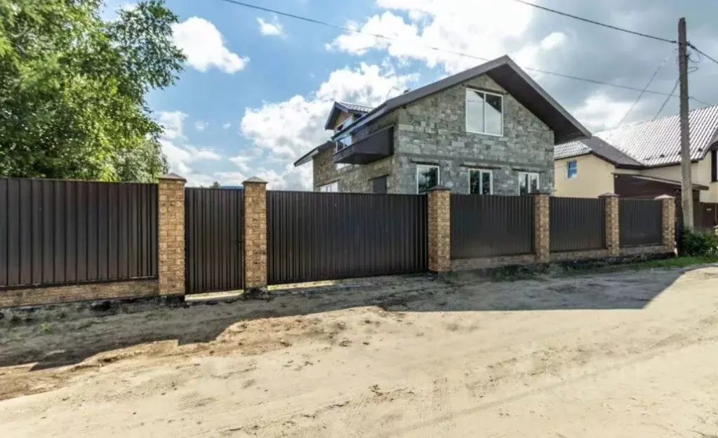 Дом в Ханты-Мансийский АО, Сургут Речник ДНТ, ул. 3-я, 350 (136 м) - Фото 1