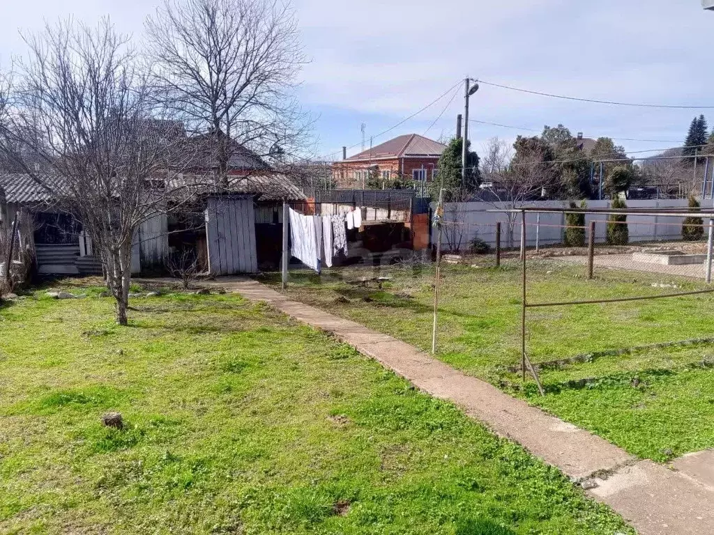 Дом в Адыгея, Майкопский район, Краснооктябрьское с/пос, пос. ... - Фото 1