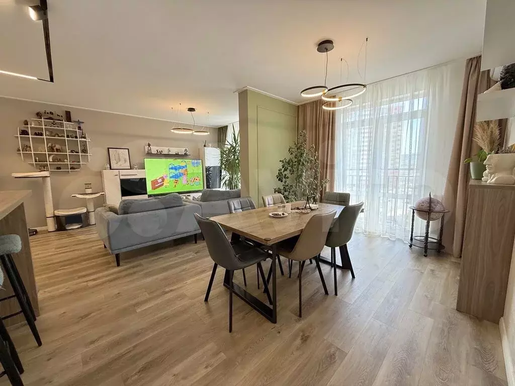 4-к. квартира, 130 м, 6/18 эт. - Фото 1