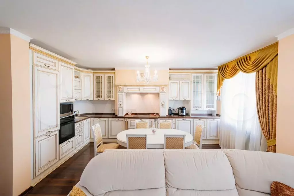 3-к. квартира, 97 м, 3/6 эт. - Фото 0