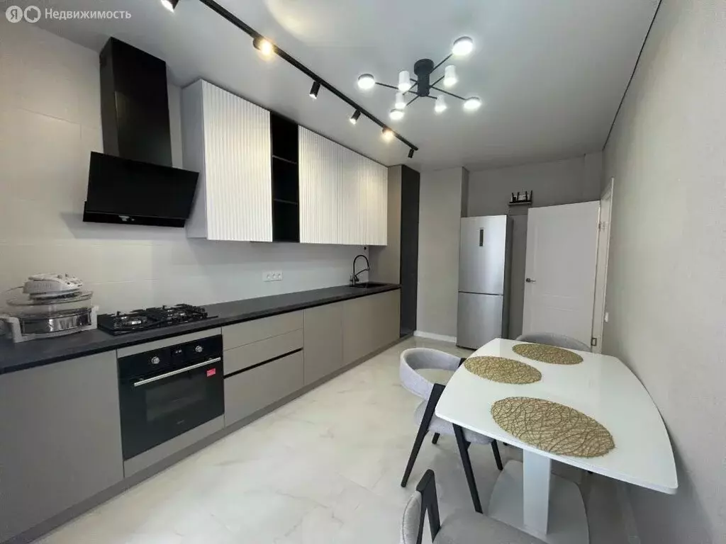 2-комнатная квартира: Ставрополь, улица Доваторцев, 86Ак1 (64 м) - Фото 1