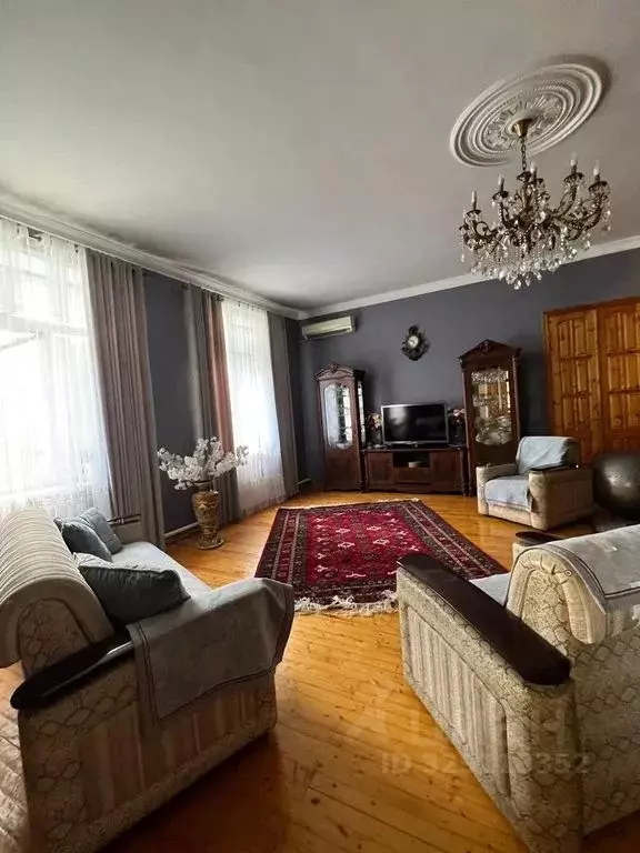 Дом в Дагестан, Дербент ул. З. Тагиева, 33 (200 м) - Фото 1
