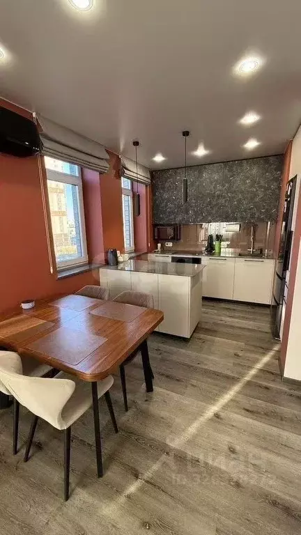 2-к кв. Тюменская область, Тюмень ул. Ю.-Р.Г. Эрвье, 38 (85.4 м) - Фото 1