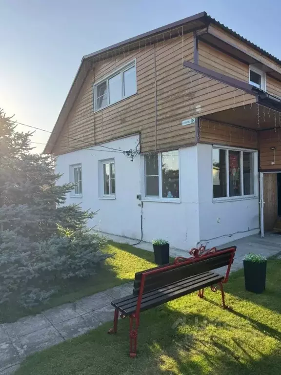 Дом в Московская область, Рошаль ул. Комарова, 8 (50 м) - Фото 1
