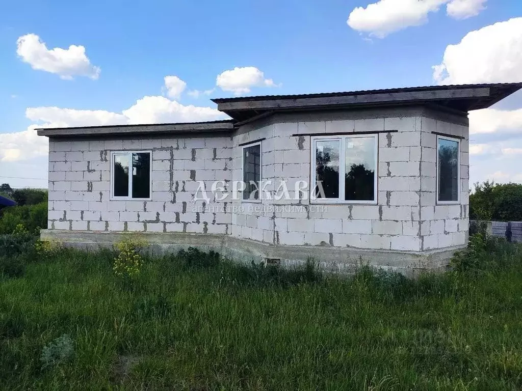 Коттедж в Белгородская область, Старооскольский городской округ, с. ... - Фото 1