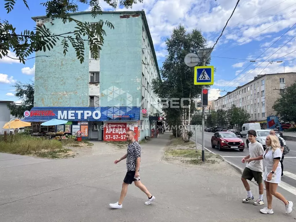 Помещение свободного назначения в Мурманская область, Мурманск просп. ... - Фото 1