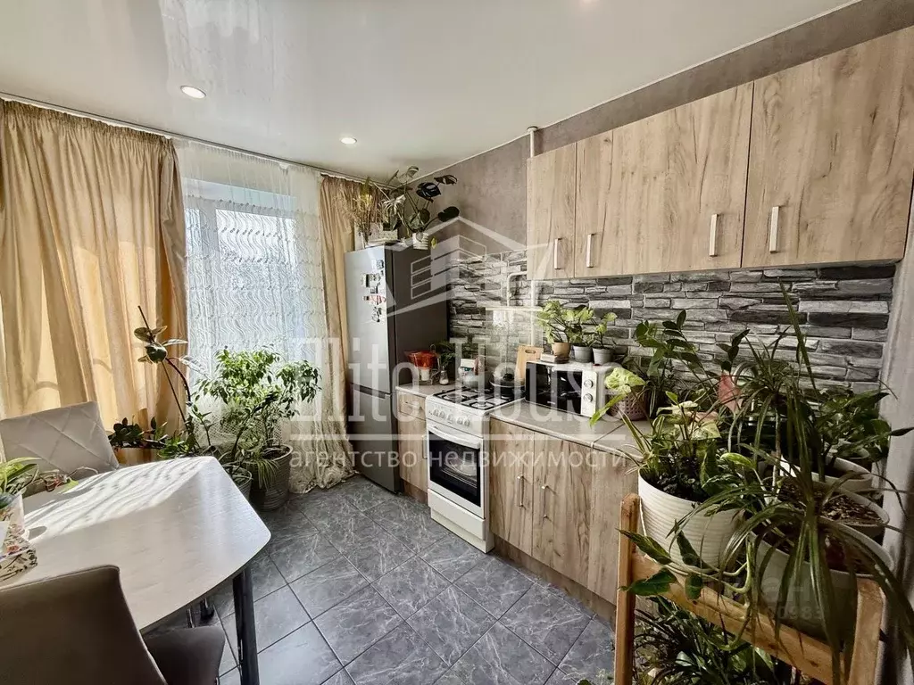 2-к кв. Калужская область, Калуга Тепличная ул., 7 (52.0 м) - Фото 0