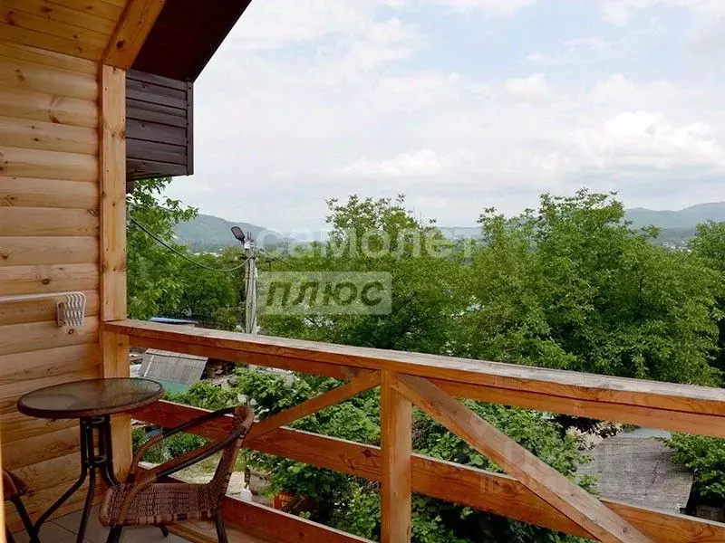 Дом в Адыгея, Майкопский район, пос. Каменномостский ул. Павленко, 21 ... - Фото 1