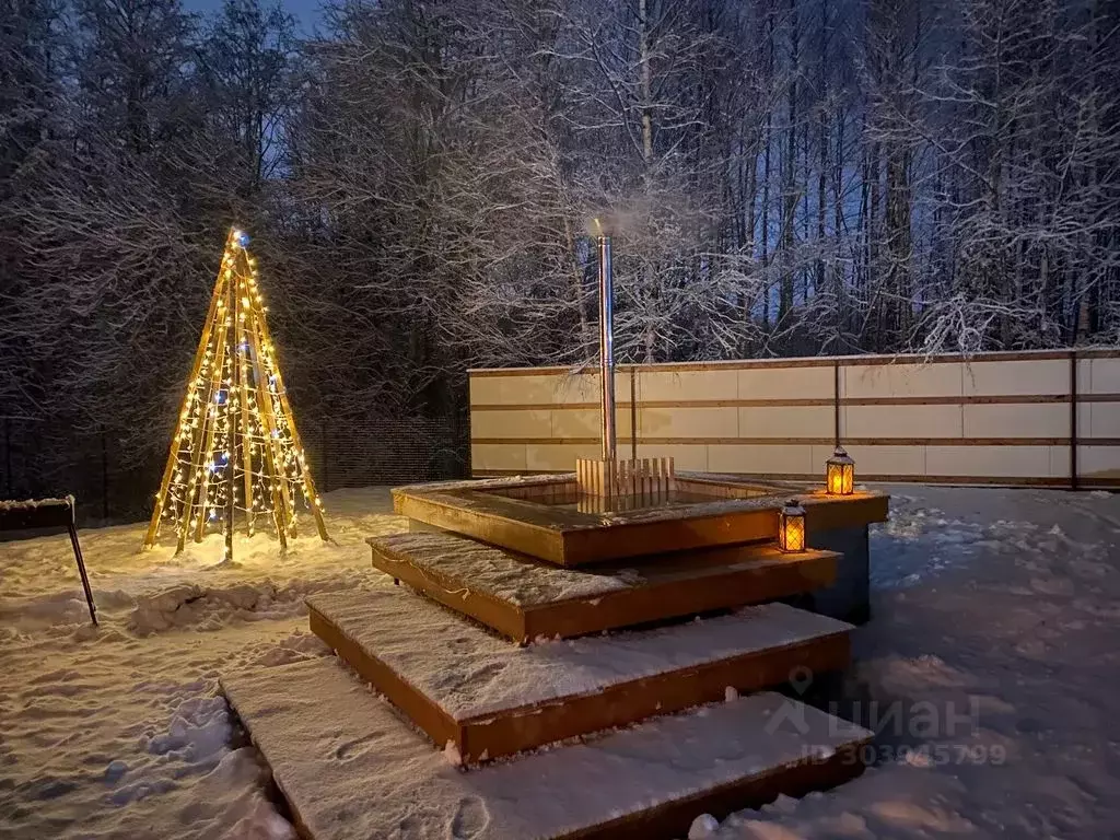 Дом в Новгородская область, Валдай ул. Дружбы, 21 (120 м) - Фото 1