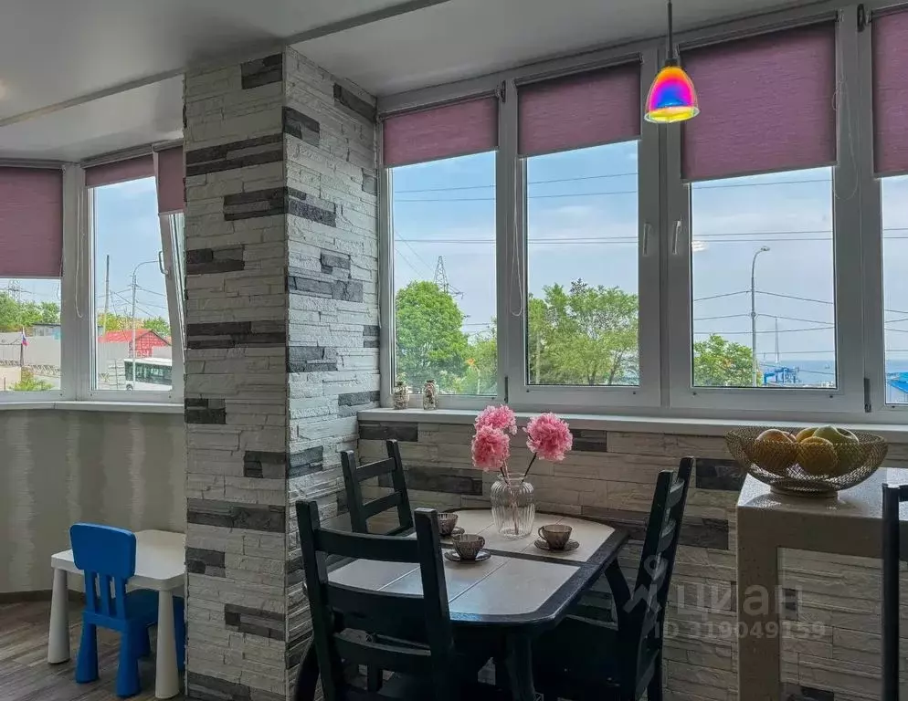 2-к кв. Приморский край, Владивосток ул. Крыгина, 40 (82.0 м) - Фото 0