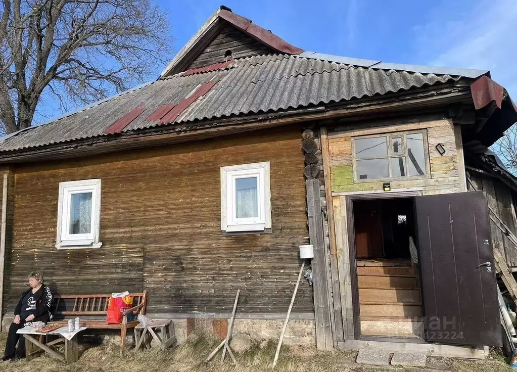Дом в Ленинградская область, Лужский район, Толмачевское городское ... - Фото 1