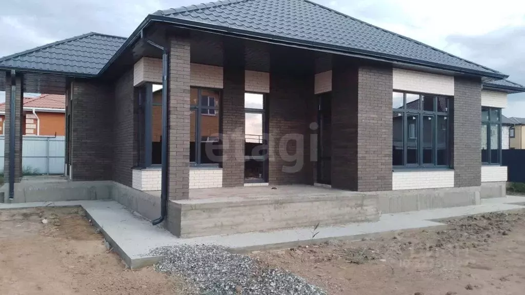 Дом в Астраханская область, Астрахань пер. 1-й Началовский (133 м) - Фото 1