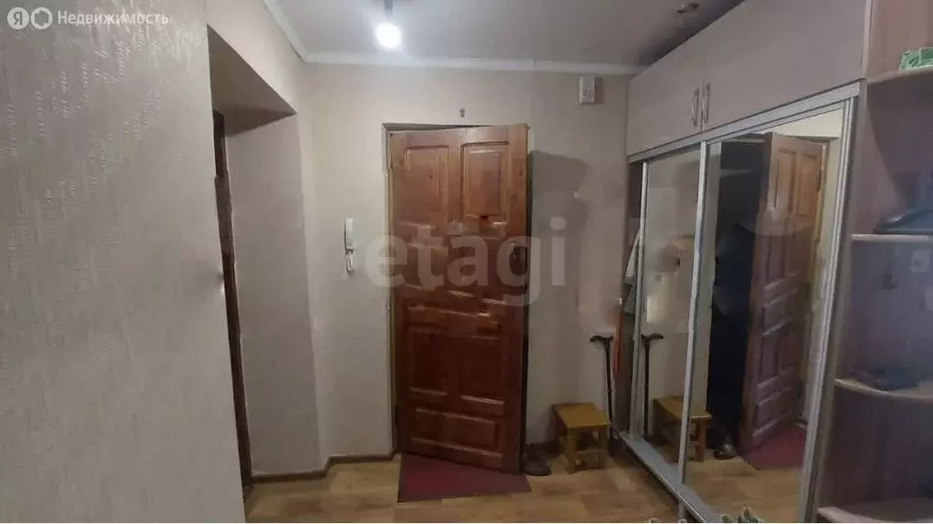 3-комнатная квартира: Горно-Алтайск, улица Григория Чорос-Гуркина, 57 ... - Фото 0