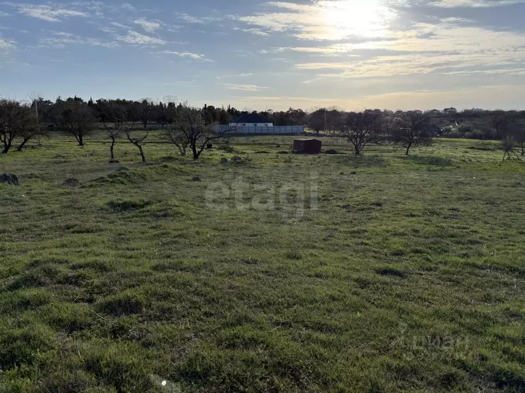 Участок в Севастополь  (4.0 сот.) - Фото 1