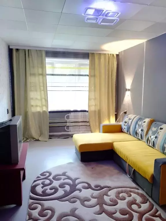 2-к кв. Белгородская область, Старый Оскол Молодогвардеец мкр, 4 (48.0 ... - Фото 2