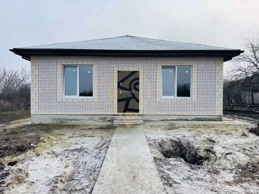 Дом в Белгородская область, Старооскольский городской округ, с. ... - Фото 1