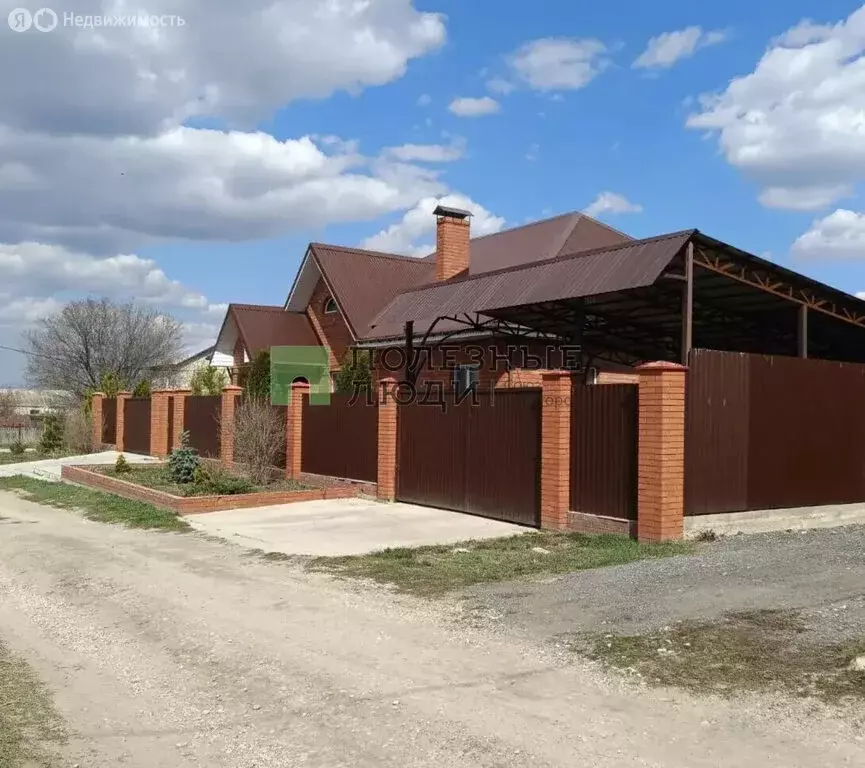 Дом в село Уваровка, Новая улица, 34 (187 м) - Фото 1