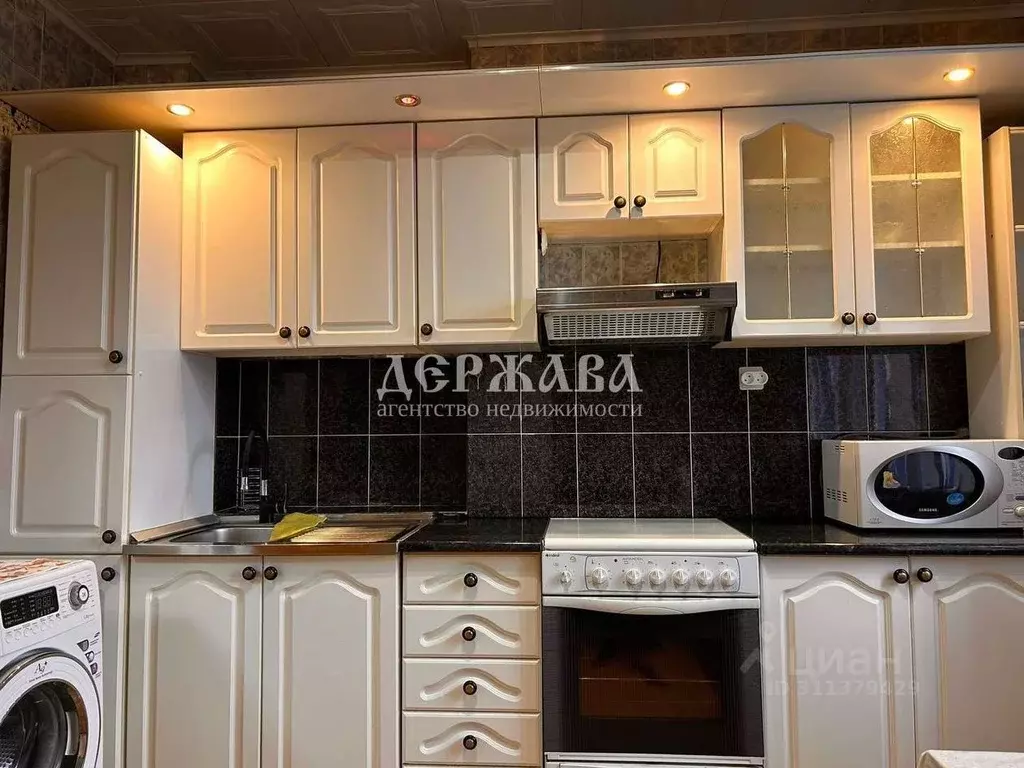 3-к кв. Белгородская область, Старый Оскол Восточный мкр, 14 (75.0 м) - Фото 1