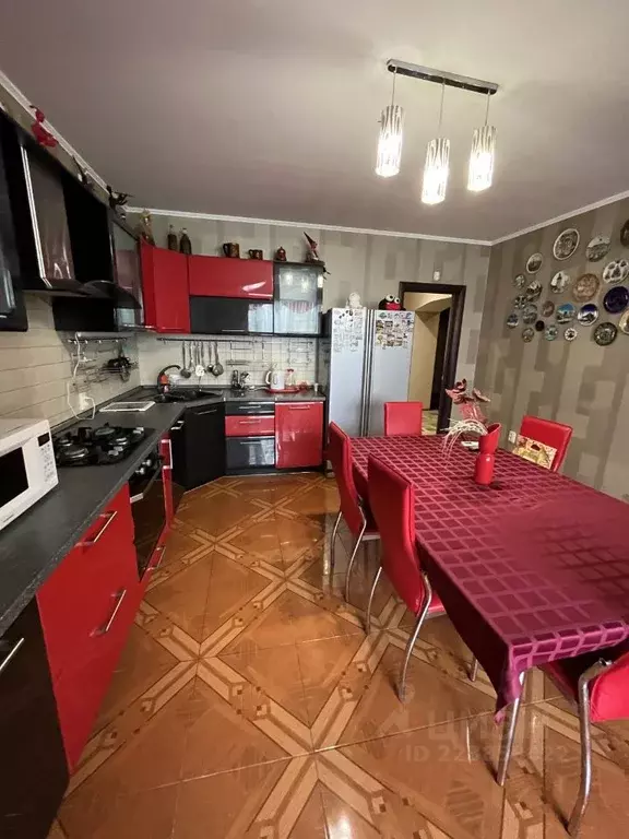 3-к кв. Астраханская область, Астрахань ул. Чугунова, 18 (110.0 м) - Фото 1