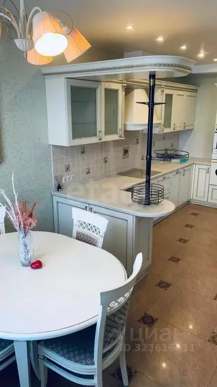 3-к кв. Свердловская область, Екатеринбург ул. Юмашева, 15 (104.0 м) - Фото 0